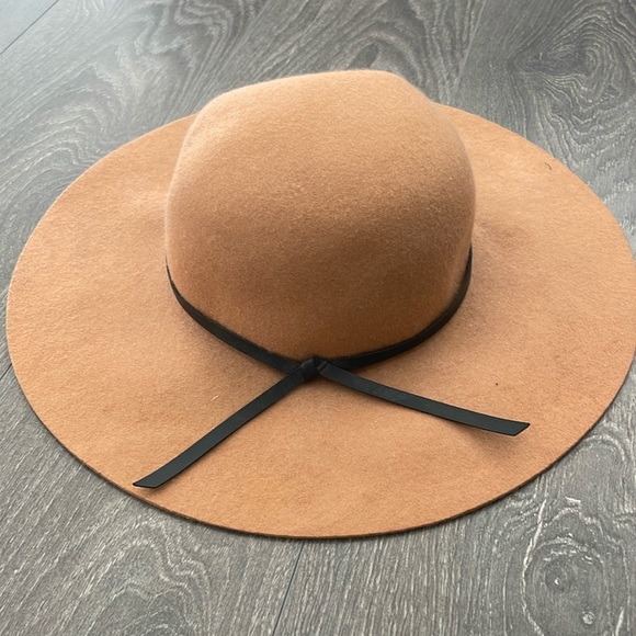 Fall hat - Picture 1 of 3